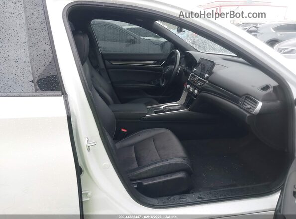 1HGCV3F20NA018378 2022 HONDA ACCORD HYBRID Белый Вид салона спереди