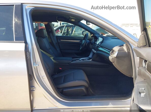 1HGCV3F27NA044248 2022 HONDA ACCORD HYBRID Серебряный Вид салона спереди