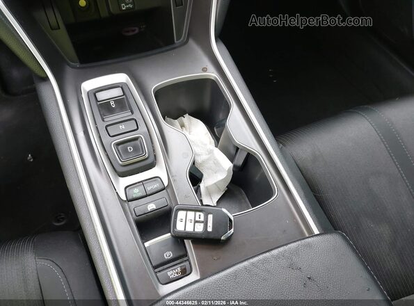 1HGCV3F43JA004793 2018 HONDA ACCORD HYBRID Белый Вид панели приборов