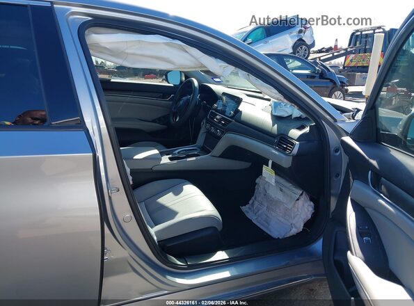 1HGCV3F44LA016647 2020 HONDA ACCORD HYBRID Серебряный Вид салона спереди