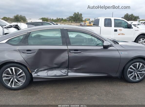 1HGCV3F52JA004938 2018 HONDA ACCORD HYBRID Gray Rear interior view