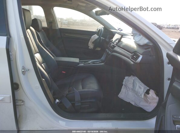 1HGCV3F56LA005903 2020 HONDA ACCORD HYBRID Белый Вид салона спереди