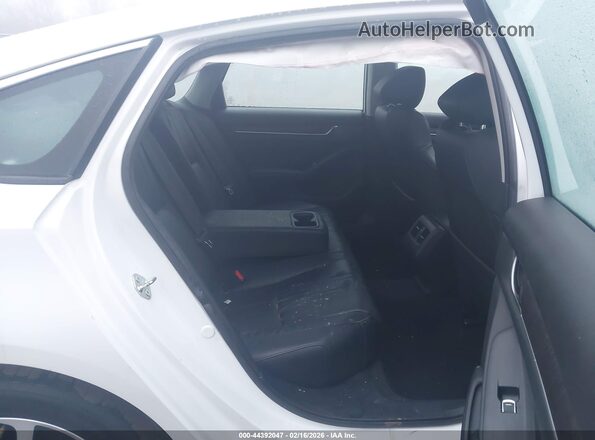 1HGCV3F57JA016549 2018 HONDA ACCORD HYBRID Белый Вид наклейки с VIN-кодом