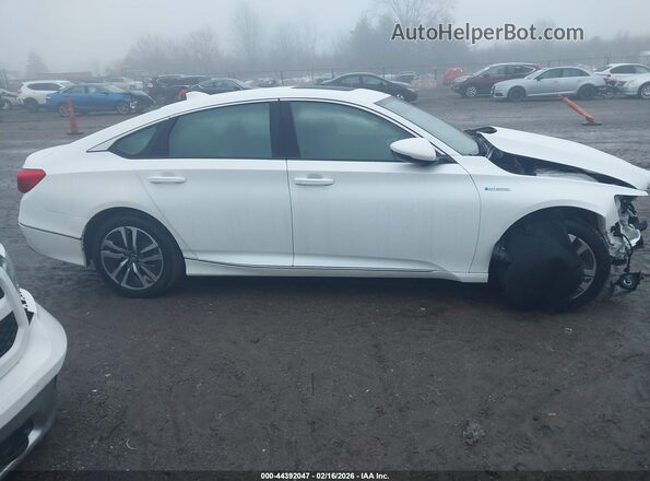 1HGCV3F57JA016549 2018 HONDA ACCORD HYBRID Белый Вид задней части салона