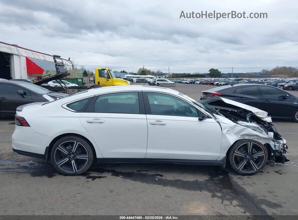1HGCY2F59PA011542 2023 HONDA ACCORD HYBRID White Widok wnętrza z tyłu