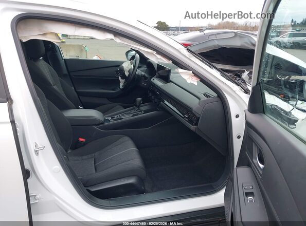 1HGCY2F59PA011542 2023 HONDA ACCORD HYBRID White Widok wnętrza z przodu