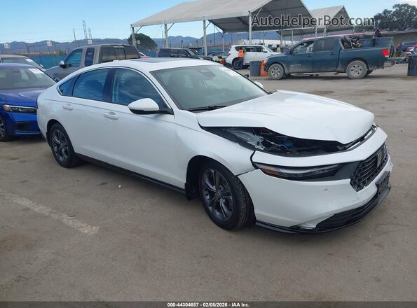 1HGCY2F63RA066824 2024 HONDA ACCORD HYBRID White Передня права чверть