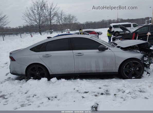 1HGCY2F70PA026013 2023 HONDA ACCORD HYBRID Серебряный Вид задней части салона