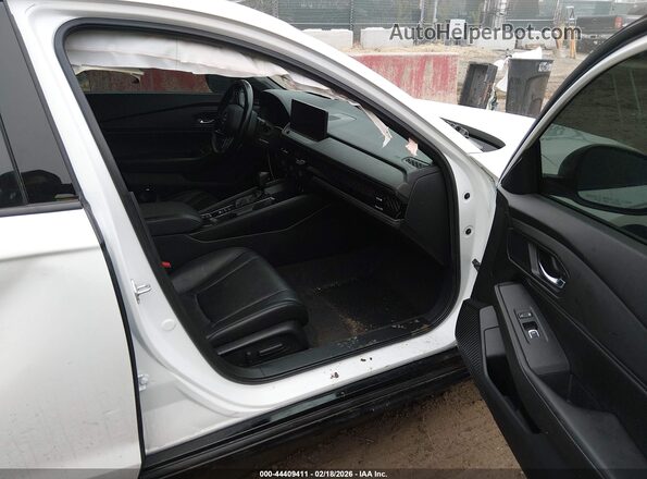 1HGCY2F71PA015196 2023 HONDA ACCORD HYBRID Белый Вид салона спереди