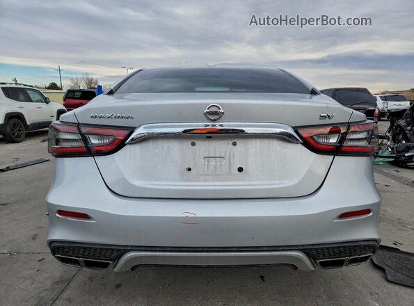 1N4AA6AV7KC375616 2019 NISSAN MAXIMA Серебряный Вид сзади