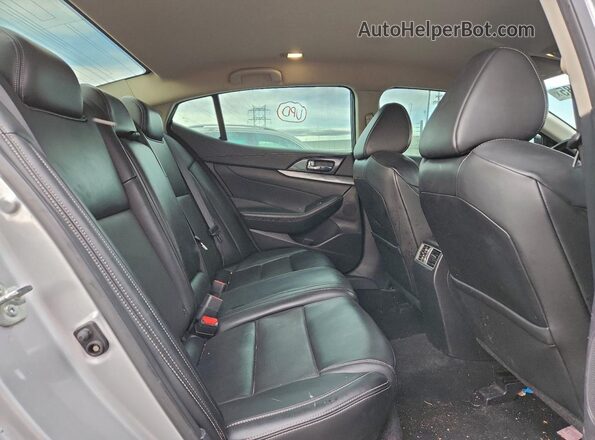 1N4AA6AV7KC375616 2019 NISSAN MAXIMA Серебряный Вид задних сидений