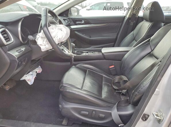 1N4AA6DV2LC383720 2020 NISSAN MAXIMA SL Серебряный Вид салона спереди
