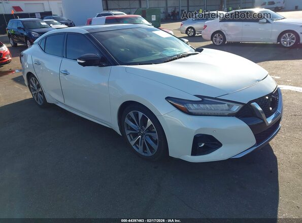 1N4AA6FV7MC511917 2021 NISSAN MAXIMA PLATINUM Белый Передняя правая четверть