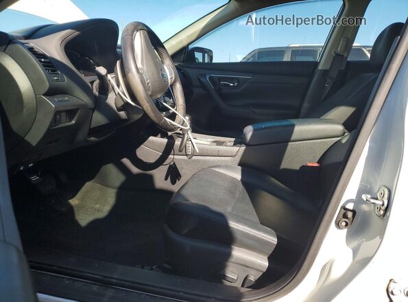 1N4AL3AP9JC239559 2018 NISSAN ALTIMA Белый Вид салона спереди