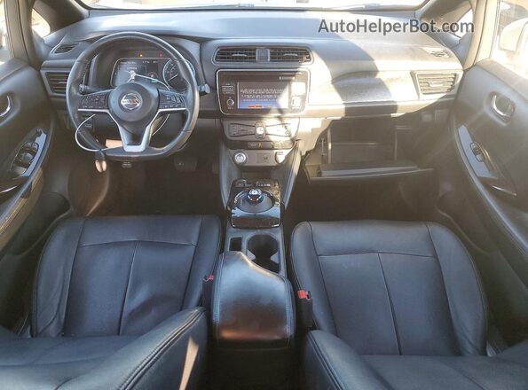 1N4AZ1CP8JC304370 2018 NISSAN LEAF Silver Առջևի վահանակի տեսք