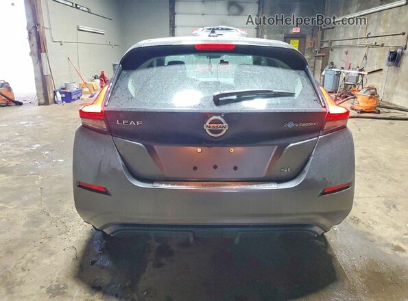 1N4AZ1CP9JC305768 2018 NISSAN LEAF Серый Вид сзади