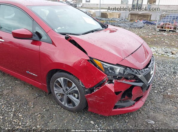 1N4AZ1CPXJC306640 2018 NISSAN LEAF Красный Вид спереди