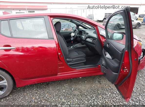 1N4AZ1CPXJC306640 2018 NISSAN LEAF Красный Вид салона спереди