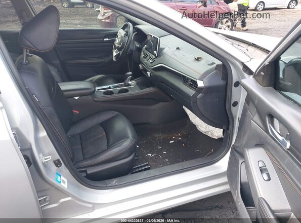 1N4BL4CV9NN319962 2022 NISSAN ALTIMA Gray Вид салону спереду