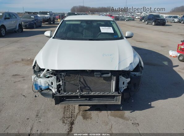 1N4BL4DVXNN340866 2022 NISSAN ALTIMA White Widok z przodu