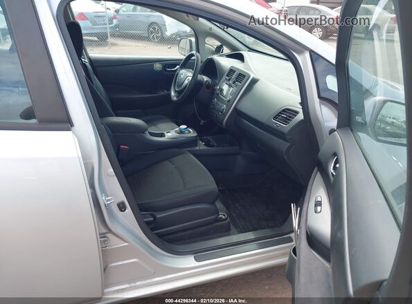 1N4BZ0CP7HC306376 2017 NISSAN LEAF Silver Vista interior delantera
