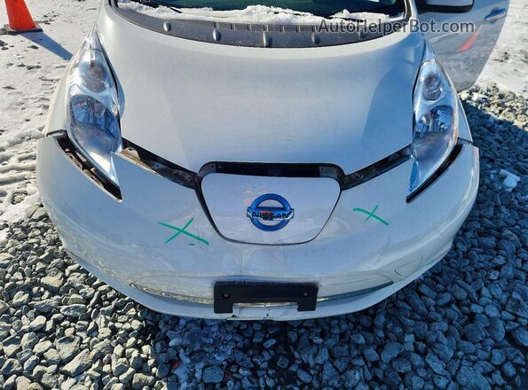 1N4BZ0CP9HC310977 2017 NISSAN LEAF Белый Вид задней части салона