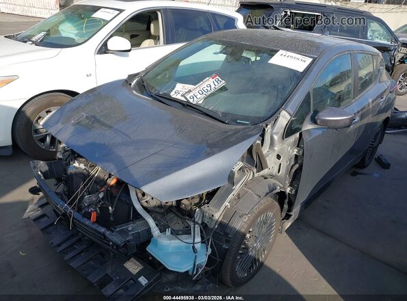 1N4CZ1CV4PC558903 2023 NISSAN LEAF Gray Vista tres cuartos delantera izquierda