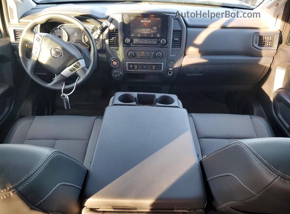 1N6AA1EC0MN528248 2021 NISSAN TITAN Черный Вид панели приборов