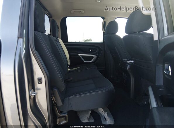 1N6AA1F44JN511973 2018 NISSAN TITAN XD Серебряный Вид наклейки с VIN-кодом