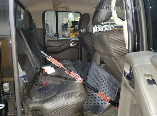 1N6AD0EV2JN751776 2018 NISSAN FRONTIER Черный Вид задних сидений