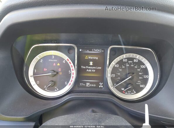1N6BA1F3XJN519345 2018 NISSAN TITAN XD Черный Вид задних сидений
