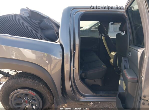 1N6ED1EK6TN613383 2026 NISSAN FRONTIER Серый Вид наклейки с VIN-кодом