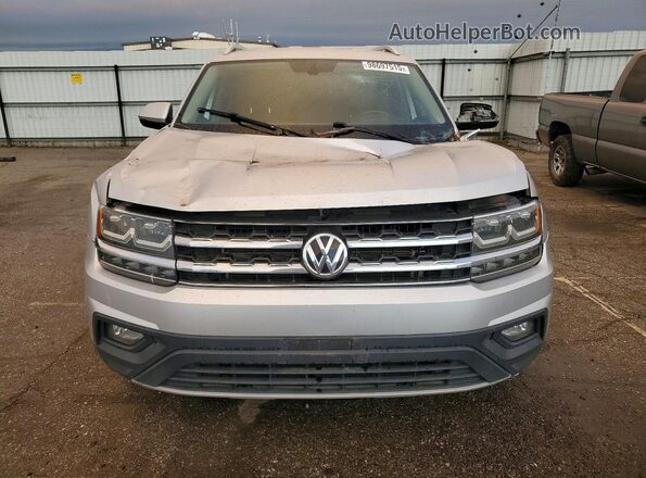 1V2CR2CA9JC520313 2018 VOLKSWAGEN ATLAS Серебряный Вид спереди