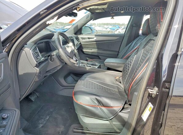 1V2DE2CA7RC234892 2024 VOLKSWAGEN ATLAS Черный Вид салона спереди