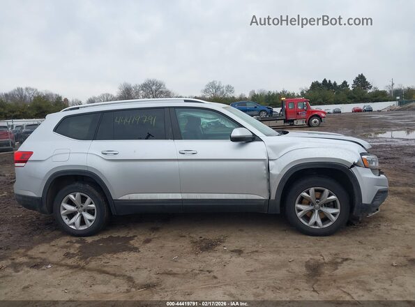 1V2GR2CA5KC595867 2019 VOLKSWAGEN ATLAS Silver Vista interior trasera
