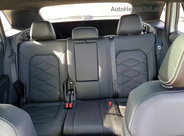 1V2KE2CA2SC229676 2025 VOLKSWAGEN ATLAS Белый Вид задних сидений