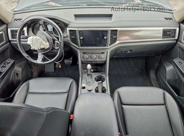 1V2LR2CA3JC549533 2018 VOLKSWAGEN ATLAS Серый Вид панели приборов