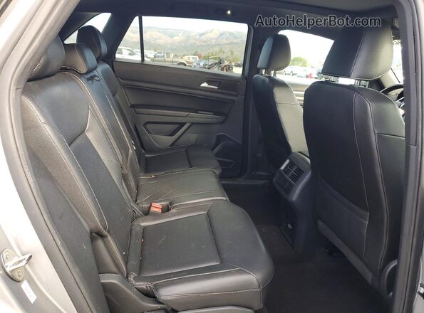 1V2ME2CA0LC227421 2020 VOLKSWAGEN ATLAS Серебряный Вид задней части салона