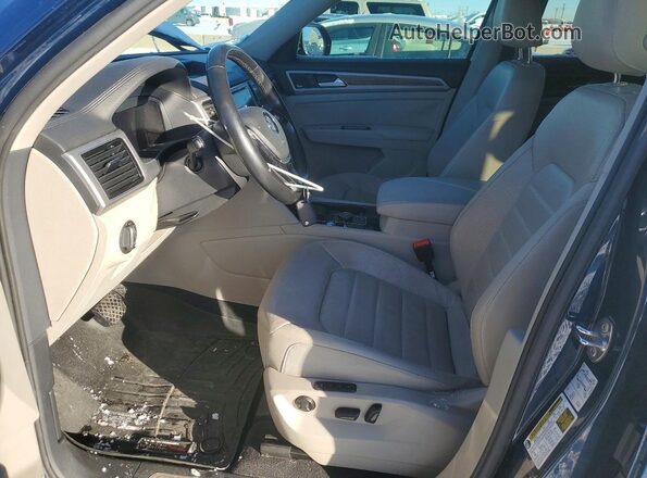 1V2NR2CA9JC514018 2018 VOLKSWAGEN ATLAS Синий Вид салона спереди