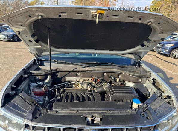 1V2NR2CAXKC535865 2019 VOLKSWAGEN ATLAS Серебряный Вид панели приборов
