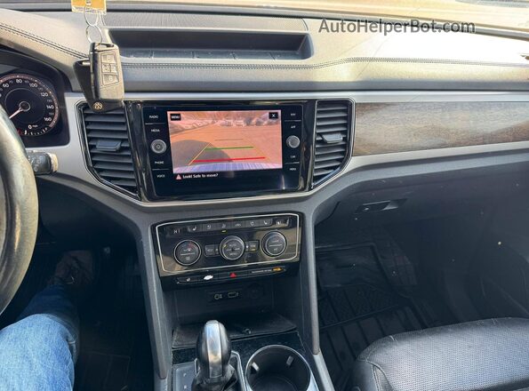 1V2NR2CAXKC535865 2019 VOLKSWAGEN ATLAS Серебряный Вид задних сидений