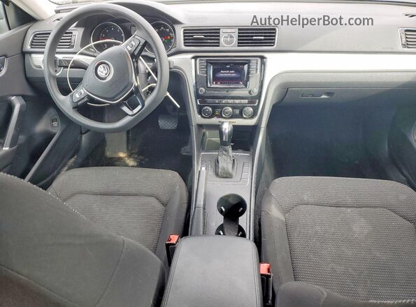 1VWAT7A33HC076090 2017 VOLKSWAGEN PASSAT Серый Вид панели приборов