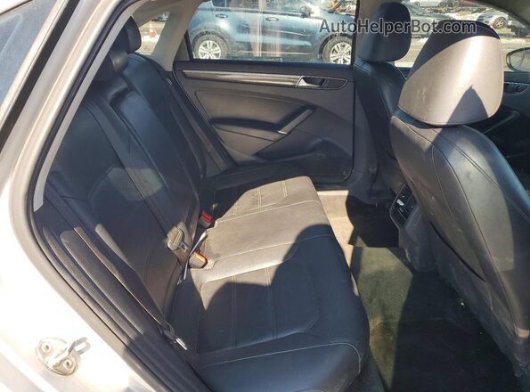 1VWBT7A3XGC010140 2016 VOLKSWAGEN PASSAT Серебряный Вид задних сидений