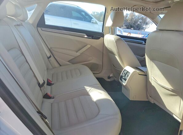 1VWCS7A3XGC069535 2016 VOLKSWAGEN PASSAT White Vista de los asientos traseros