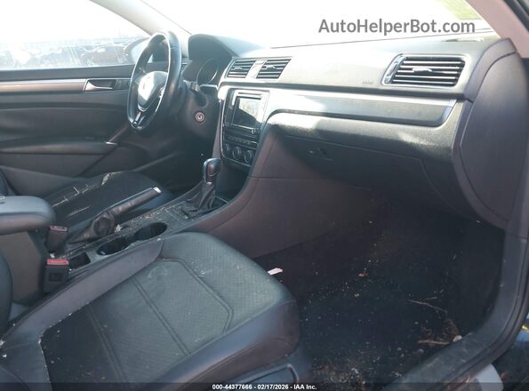1VWDT7A33HC066060 2017 VOLKSWAGEN PASSAT Black Widok wnętrza z przodu