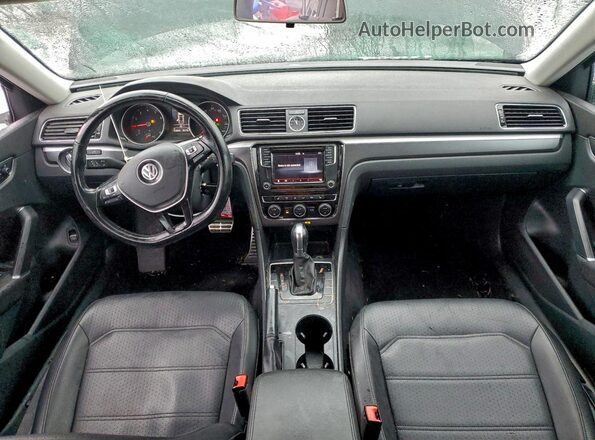 1VWDT7A37HC059239 2017 VOLKSWAGEN PASSAT Gray Widok deski rozdzielczej