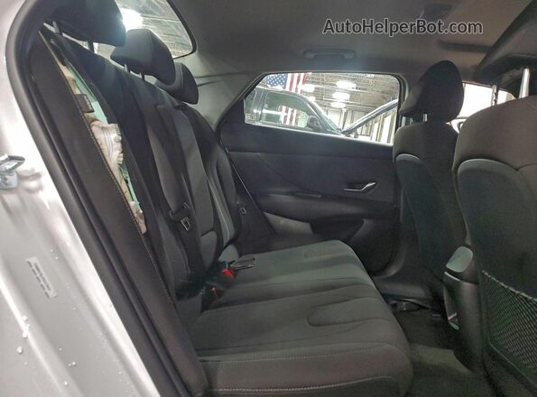 KMHLS4DG7SU988021 2025 HYUNDAI ELANTRA White Vista interior trasera
