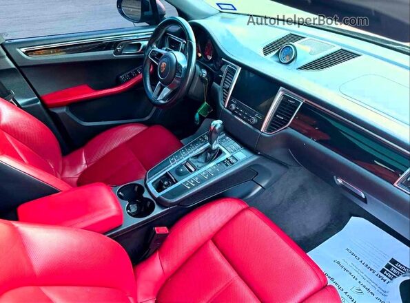 WP1AA2A57JLB19086 2018 PORSCHE MACAN Silver Widok naklejki z numerem VIN