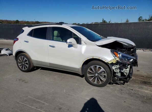 KL4CJCSB2JB558006 2018 BUICK ENCORE Белый Вид спереди
