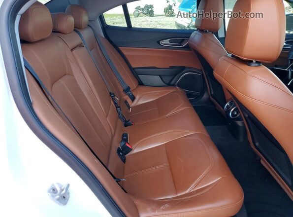 ZARFAEDN1J7573529 2018 ALFA ROMEO GIULIA White Вид задньої частини салону